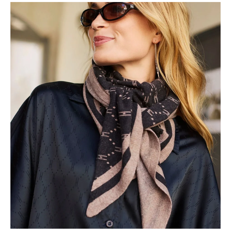 HYPEtheDETAIL Logo Triangle Scarf Dark Brown